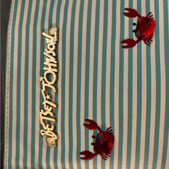 Betsy Johnson Crab purse 🦀 - Picture 2 of 4